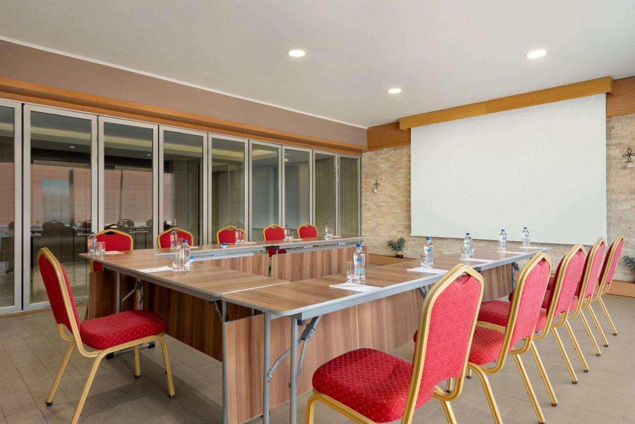 Ramada Plaza By Wyndham Eskişehir Exteriér fotografie